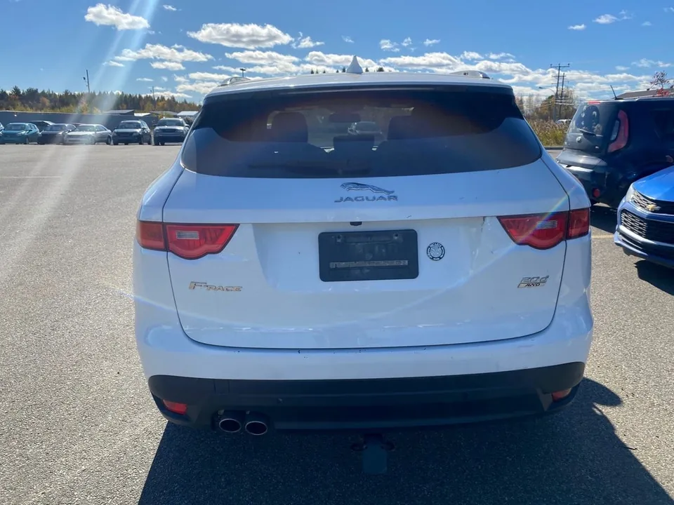 Jaguar F-Pace 2017 photo 3