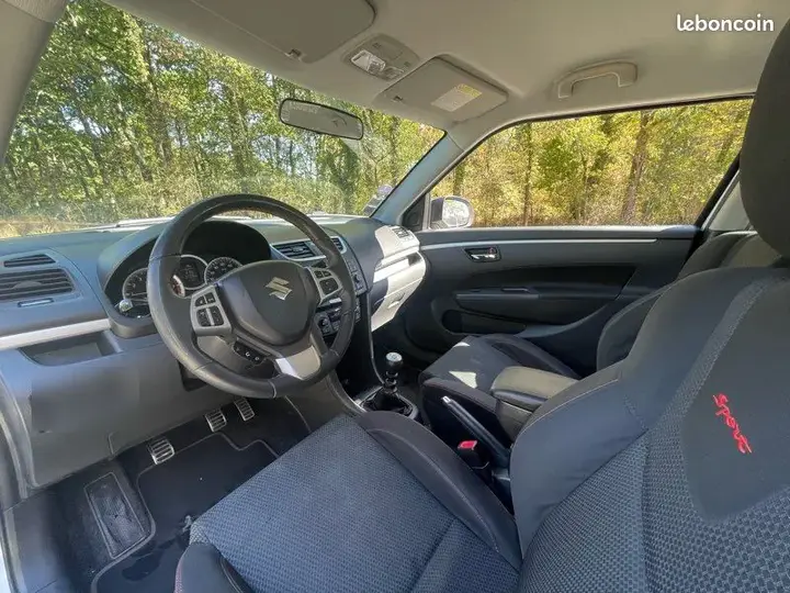 Suzuki Swift 2013 photo 3