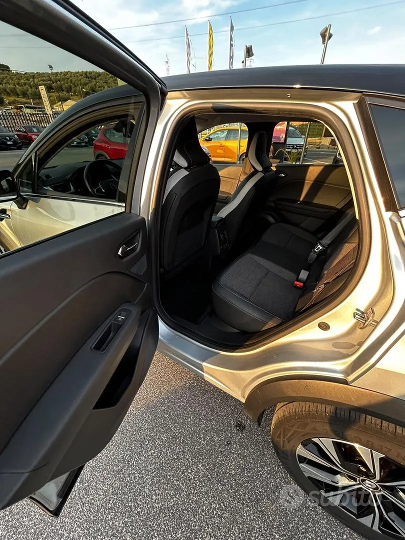 Renault Captur 2023 photo 4
