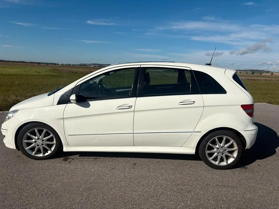 Mercedes-Benz B200