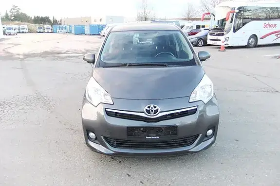 Toyota Verso-S 2011 photo 5