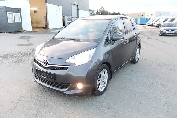 Toyota Verso-S 2011 photo 4