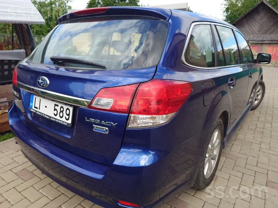 Subaru Outback 2010 photo 4