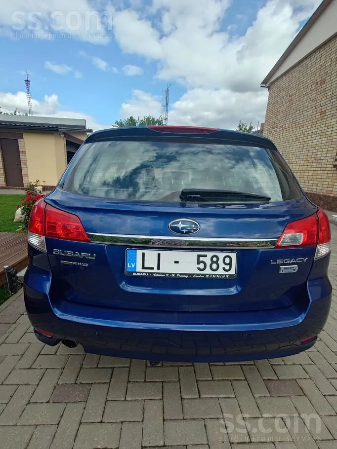 Subaru Outback 2010 photo 5