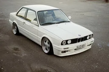BMW E30