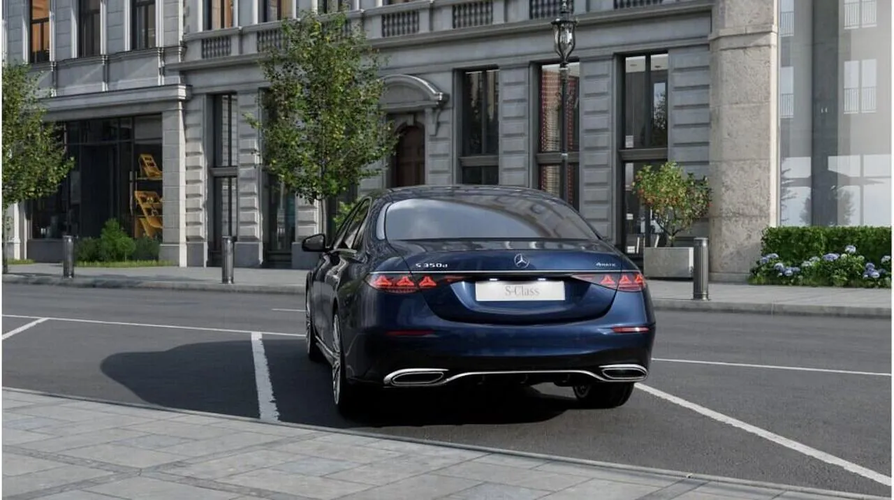 Mercedes-Benz S-Class photo 4