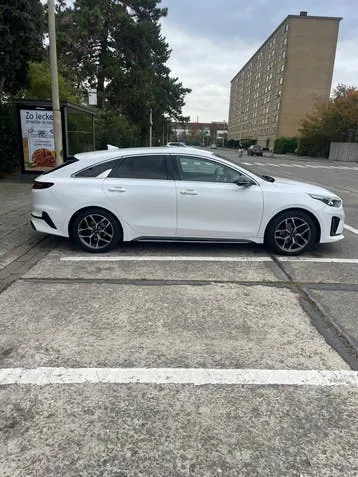 Kia Proceed