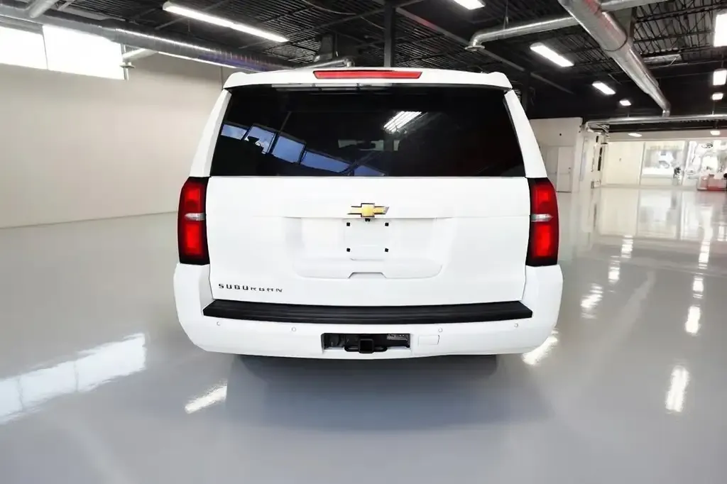 Chevrolet Suburban 2017 photo 5