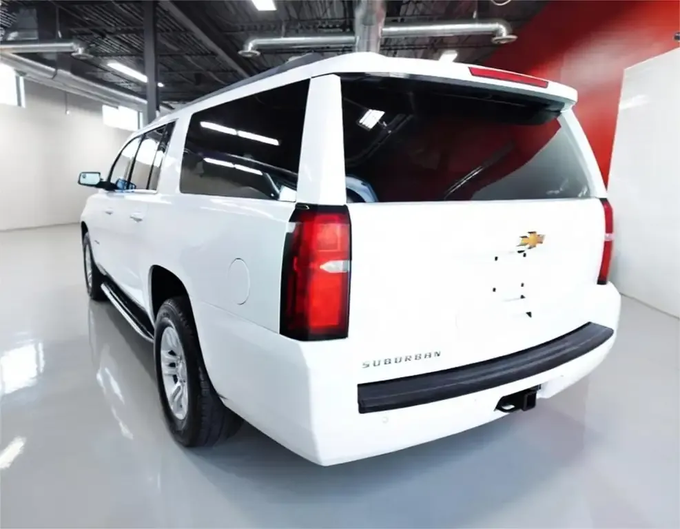 Chevrolet Suburban 2017 photo 4