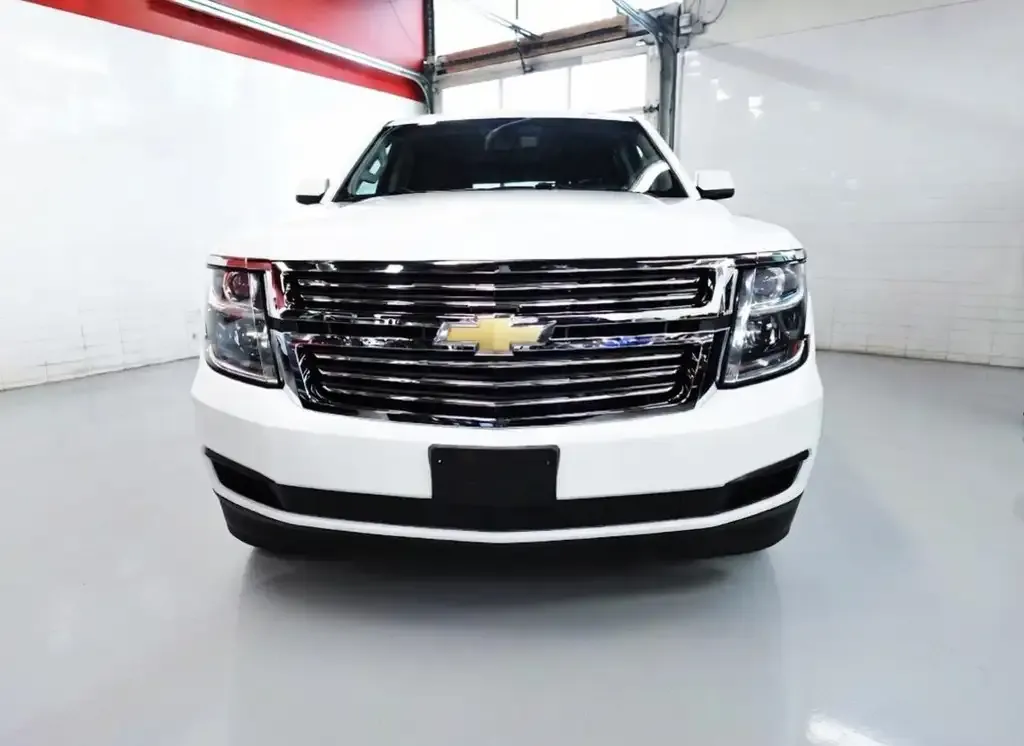 Chevrolet Suburban 2017 photo 2
