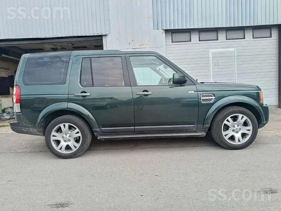 Land Rover Discovery 2010 photo 2