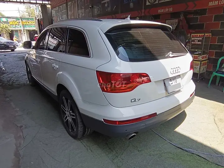Audi Q7 2009 photo 4