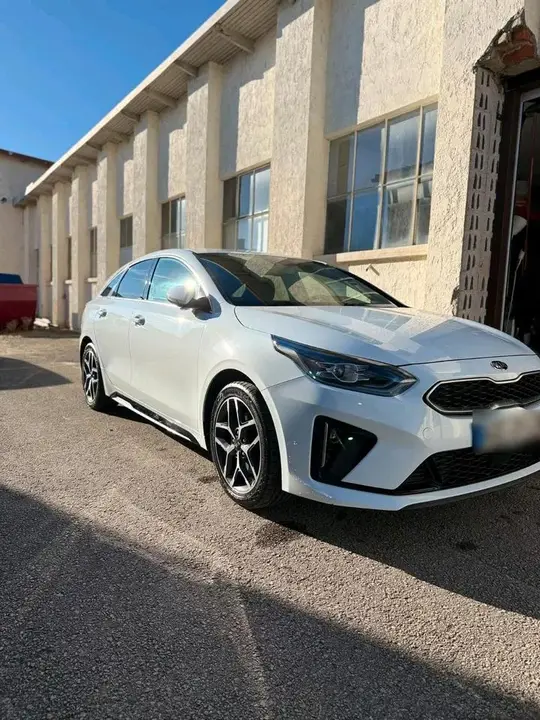 Kia Proceed