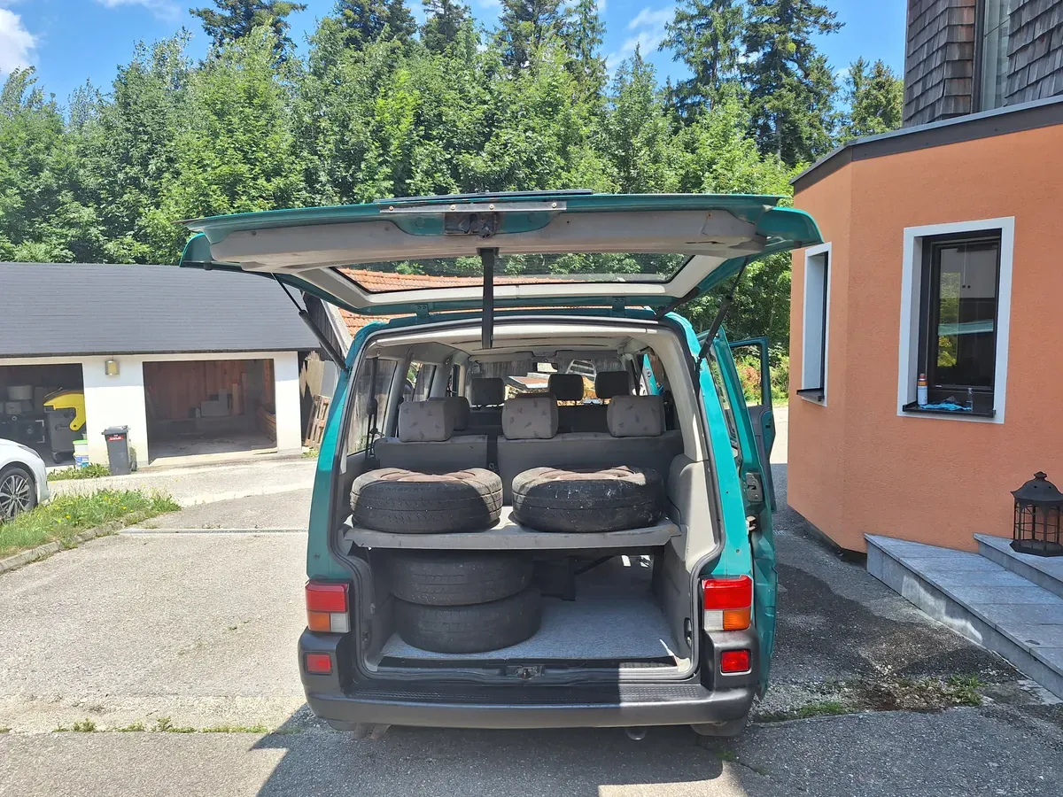 Volkswagen Caravelle 1997 photo 2