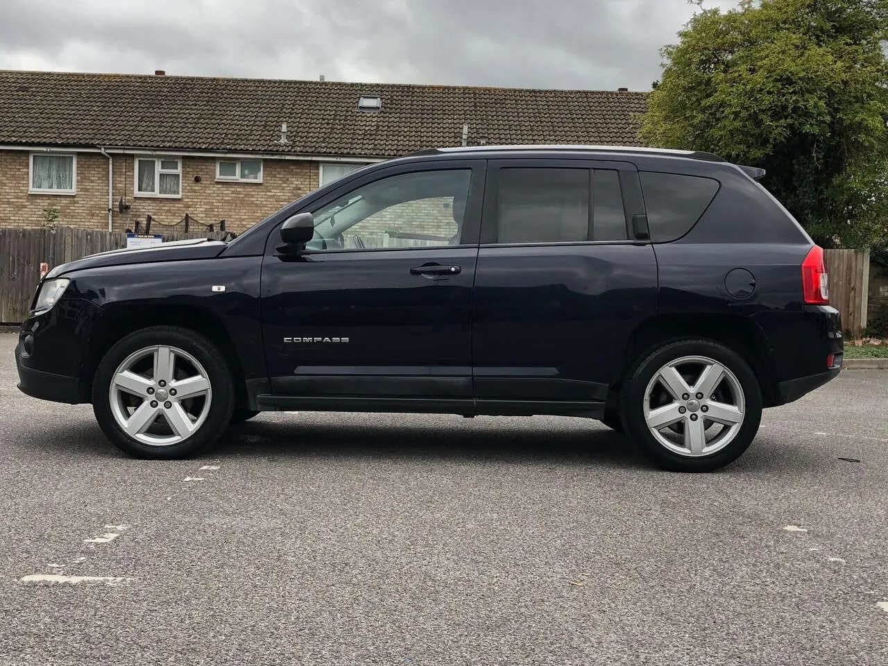 Jeep Compass 2011 photo 2