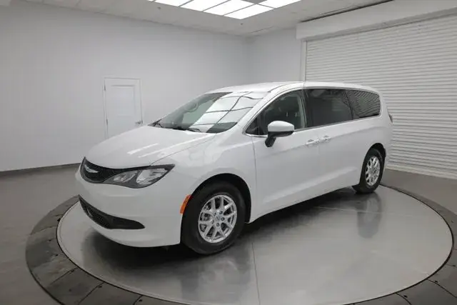 Chrysler Grand Caravan 2022 photo 4
