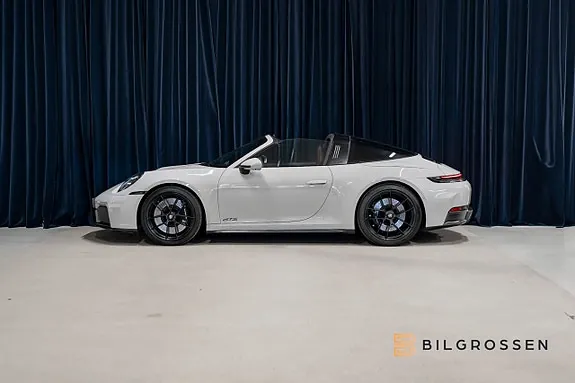Porsche 911 2026 photo 2