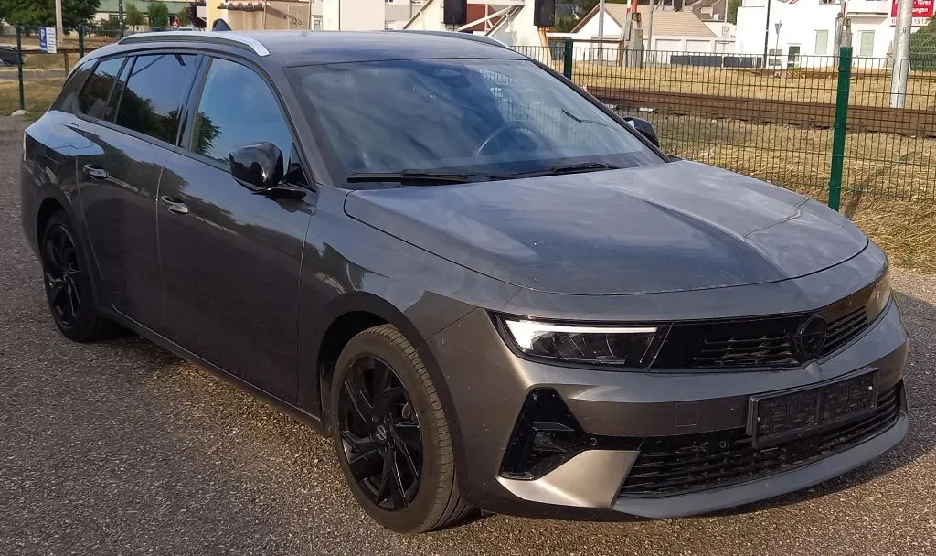 Opel Astra 2023 photo 3
