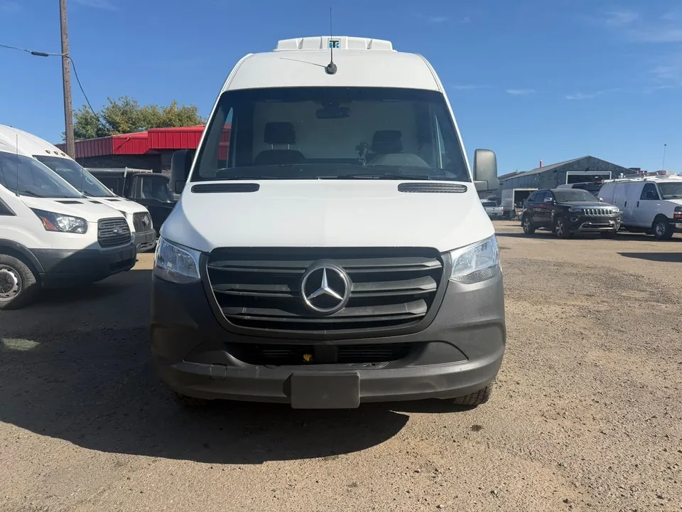 Mercedes-Benz Sprinter 2021 photo 2