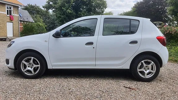 Dacia Sandero 2015 photo 5