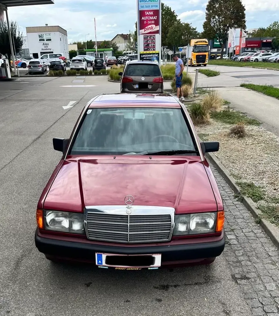 Mercedes-Benz 190 1990 photo 2