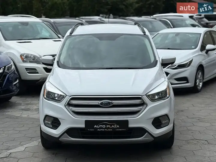 Ford Escape 2018 photo 2