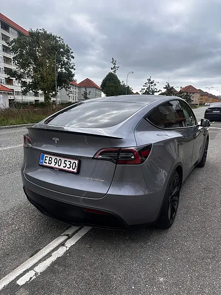 Tesla Model Y 2024 photo 5