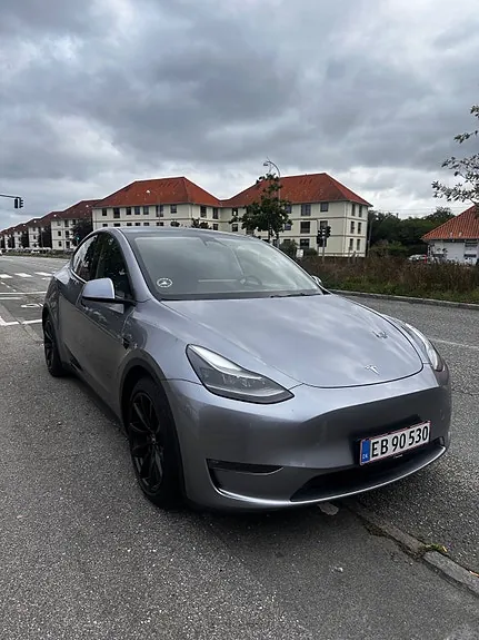 Tesla Model Y 2024 photo 3