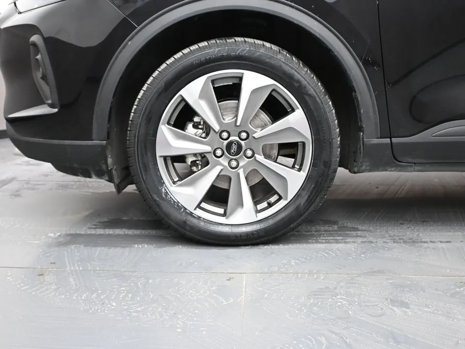 Ford Escape 2025 photo 4