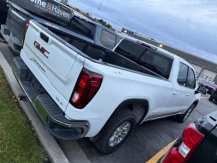 GMC Sierra 1500 2023 photo 3