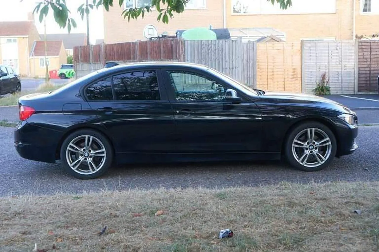 BMW 3 Series 2015 photo 3
