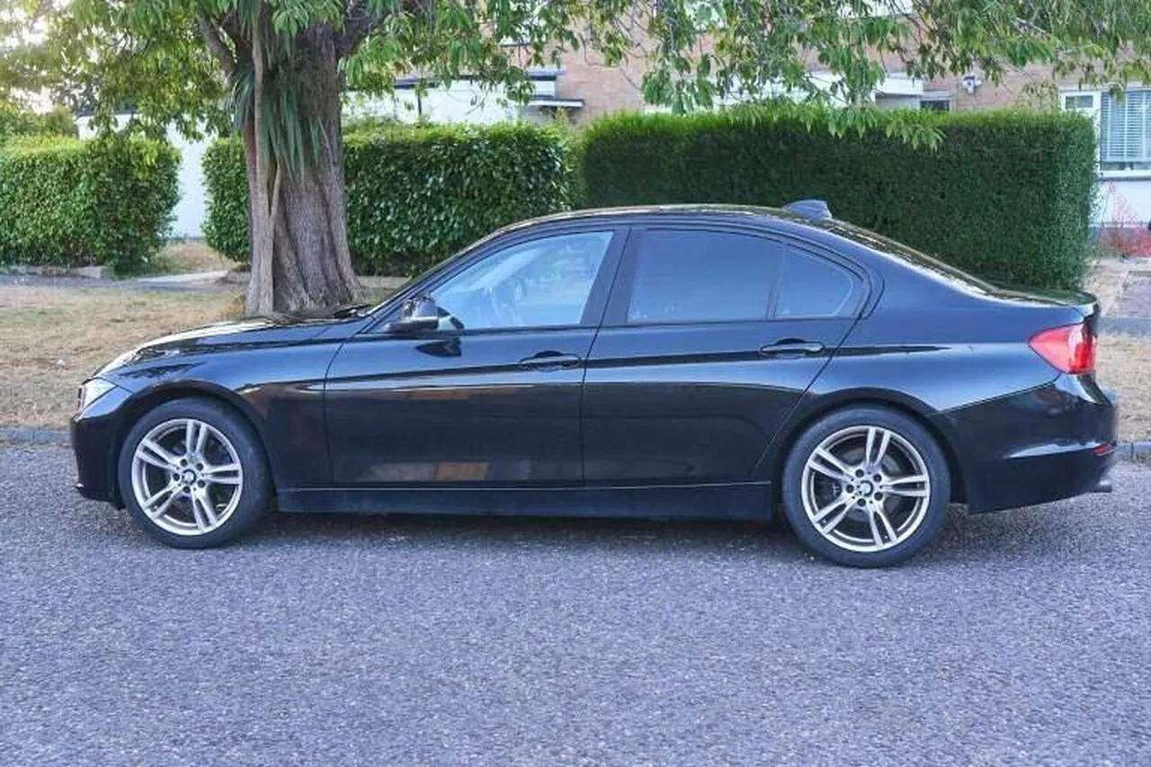 BMW 3 Series 2015 photo 2