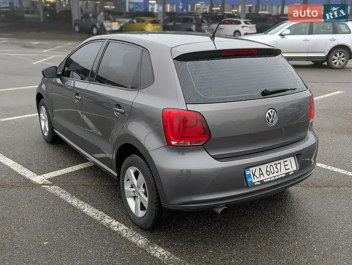 Volkswagen Polo 2011 photo 2