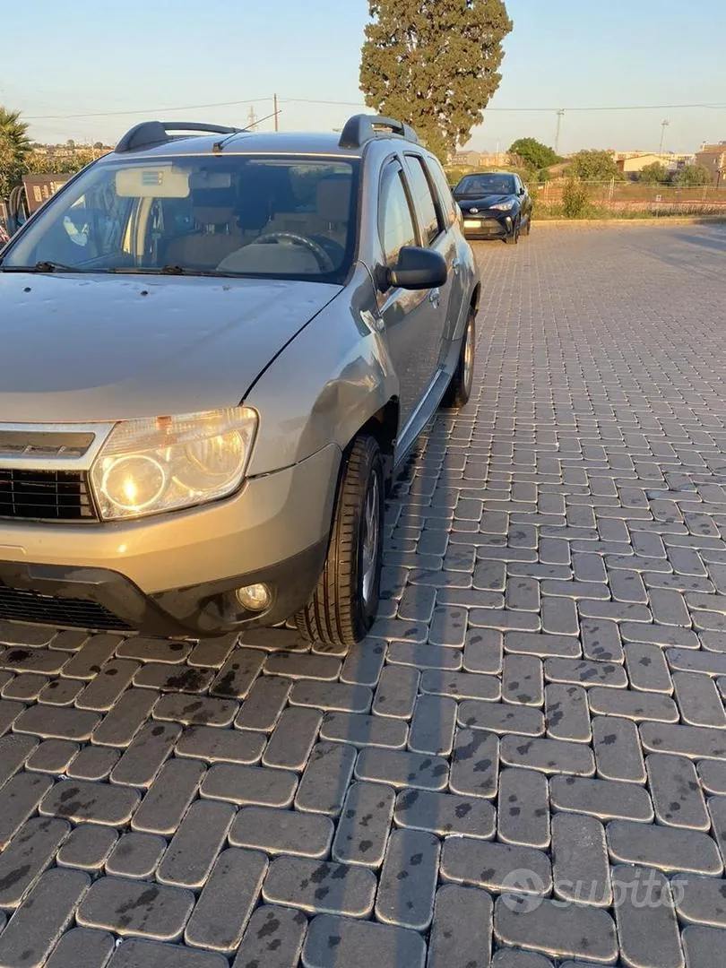 Dacia Duster 2012 photo 2