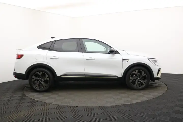 Renault Arkana 2023 photo 2