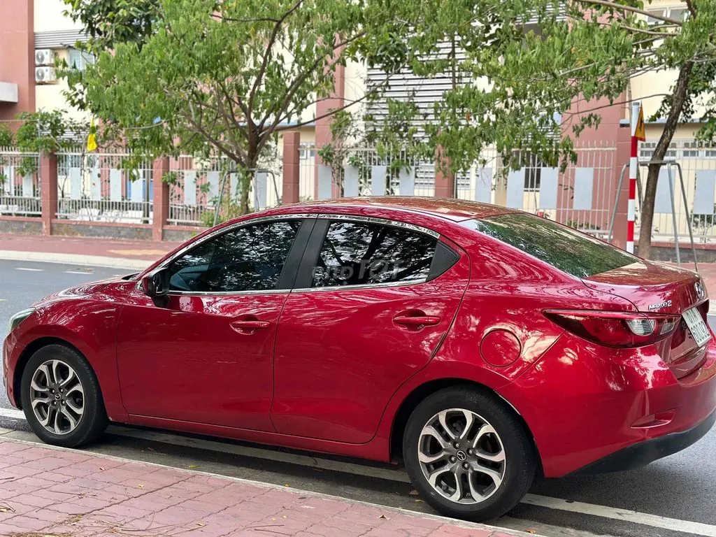 Mazda 2 2015 photo 2