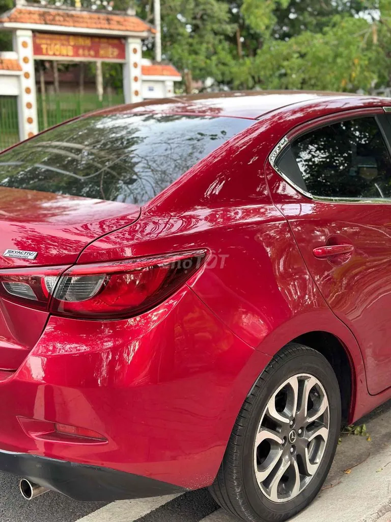 Mazda 2 2015 photo 4