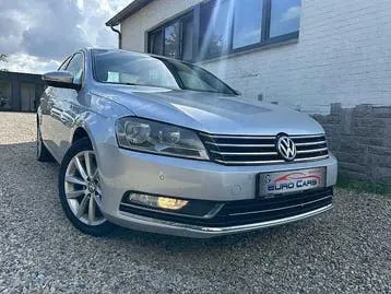 Volkswagen Passat 2012 photo 2