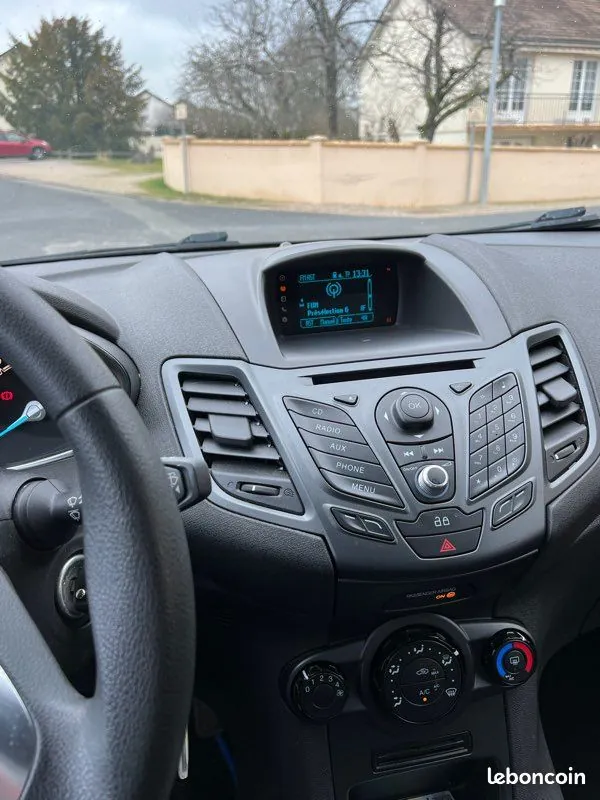 Ford Fiesta 2014 photo 3