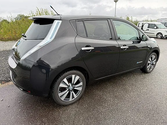 Nissan Leaf 2013 photo 5