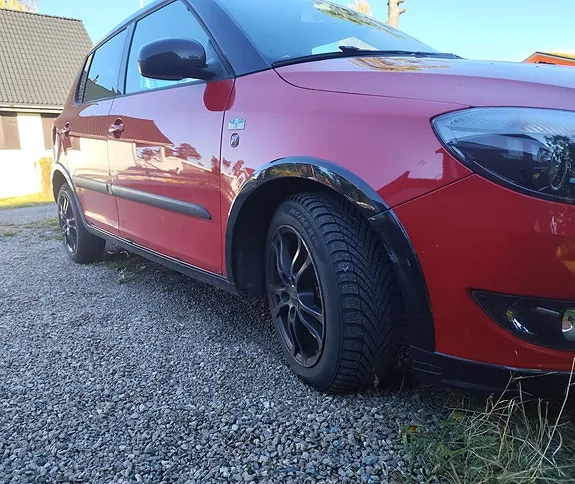 Skoda Fabia 2012 photo 2