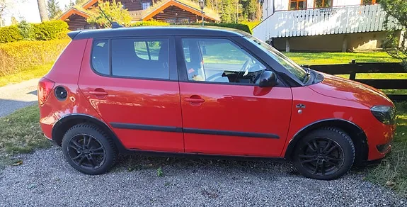 Skoda Fabia 2012 photo 3