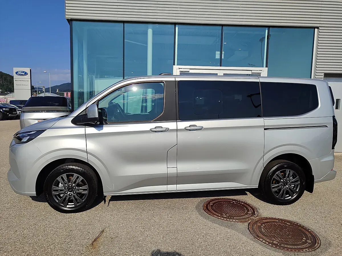 Ford Tourneo photo 2