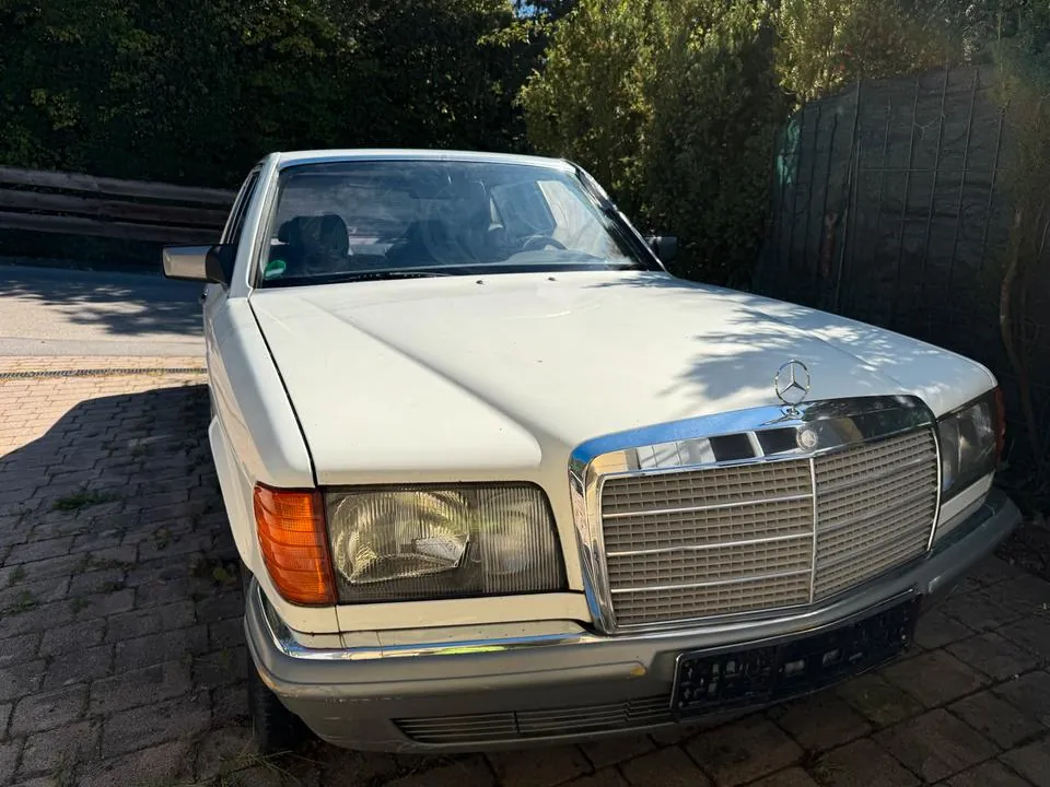 Mercedes-Benz W126