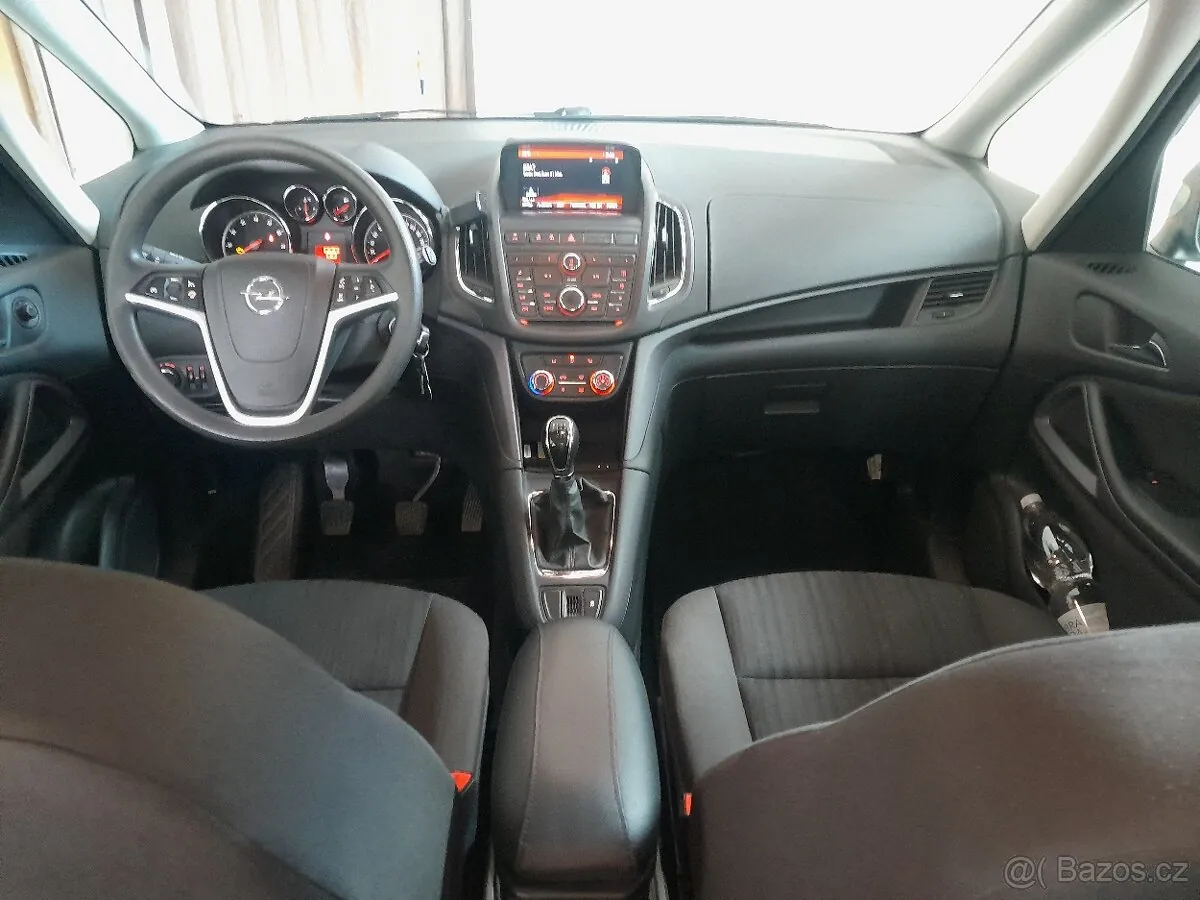 Opel Zafira 2016 photo 5