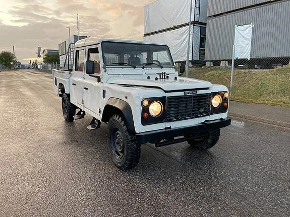 Land Rover Defender 130 1997 photo 5