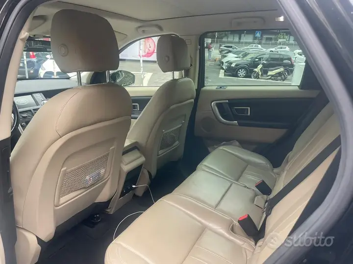Land Rover Discovery Sport 2017 photo 5