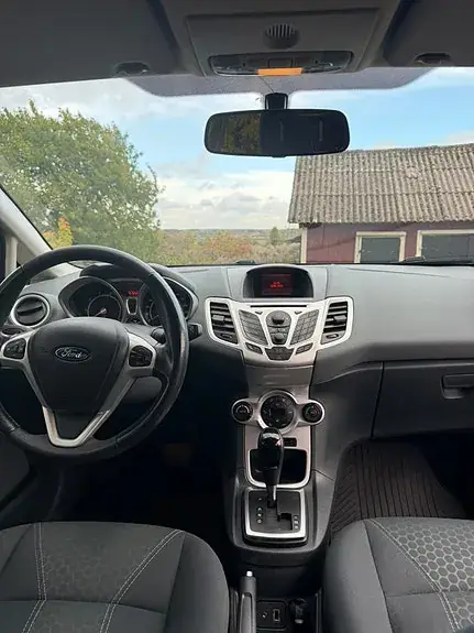 Ford Fiesta 2011 photo 5