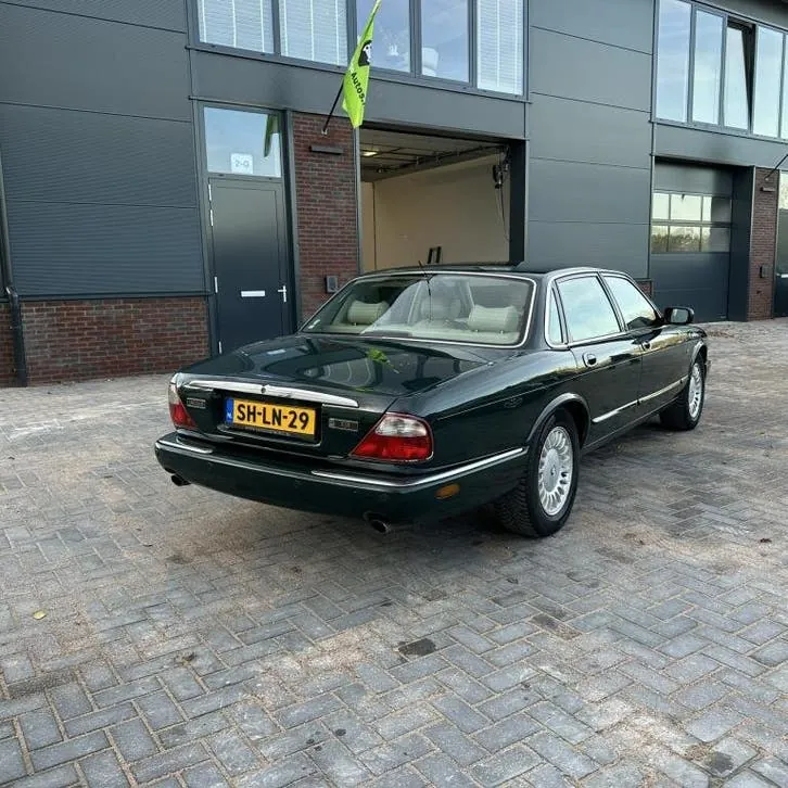Jaguar Sovereign 1997 photo 3