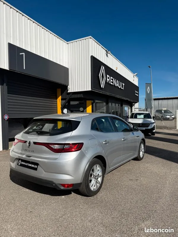 Renault Megane 2016 photo 2